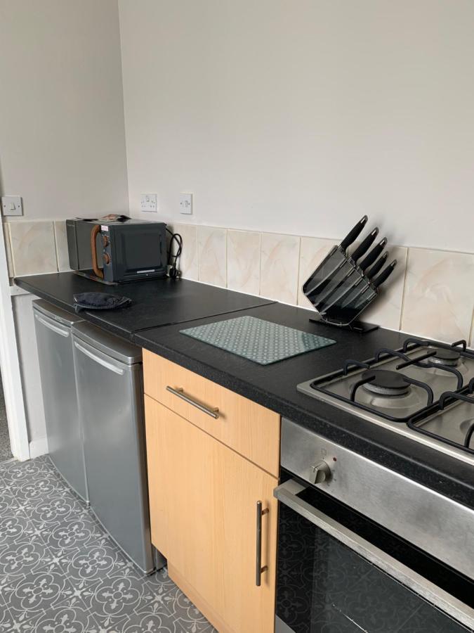 The Greens Apartment Farnworth ภายนอก รูปภาพ