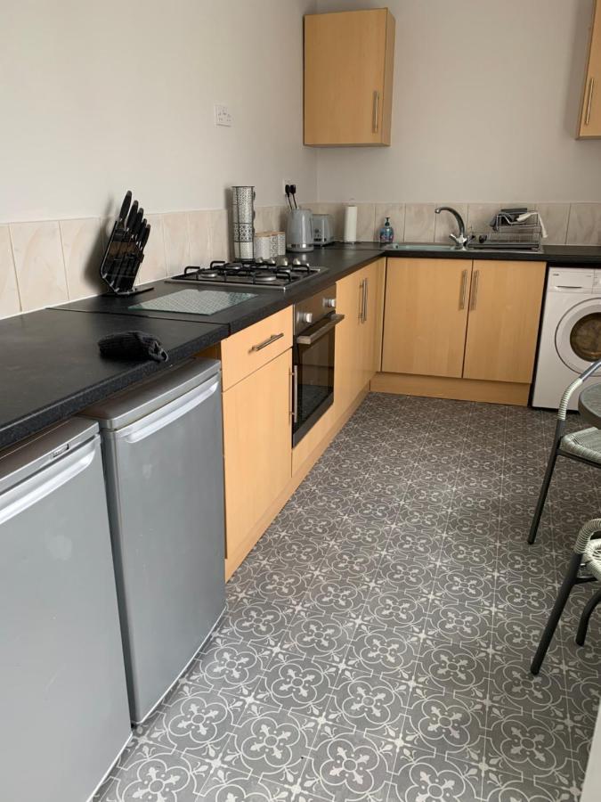 The Greens Apartment Farnworth ภายนอก รูปภาพ