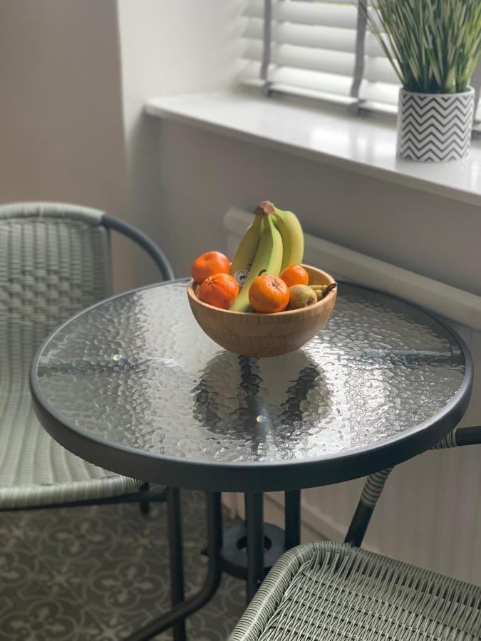 The Greens Apartment Farnworth ภายนอก รูปภาพ