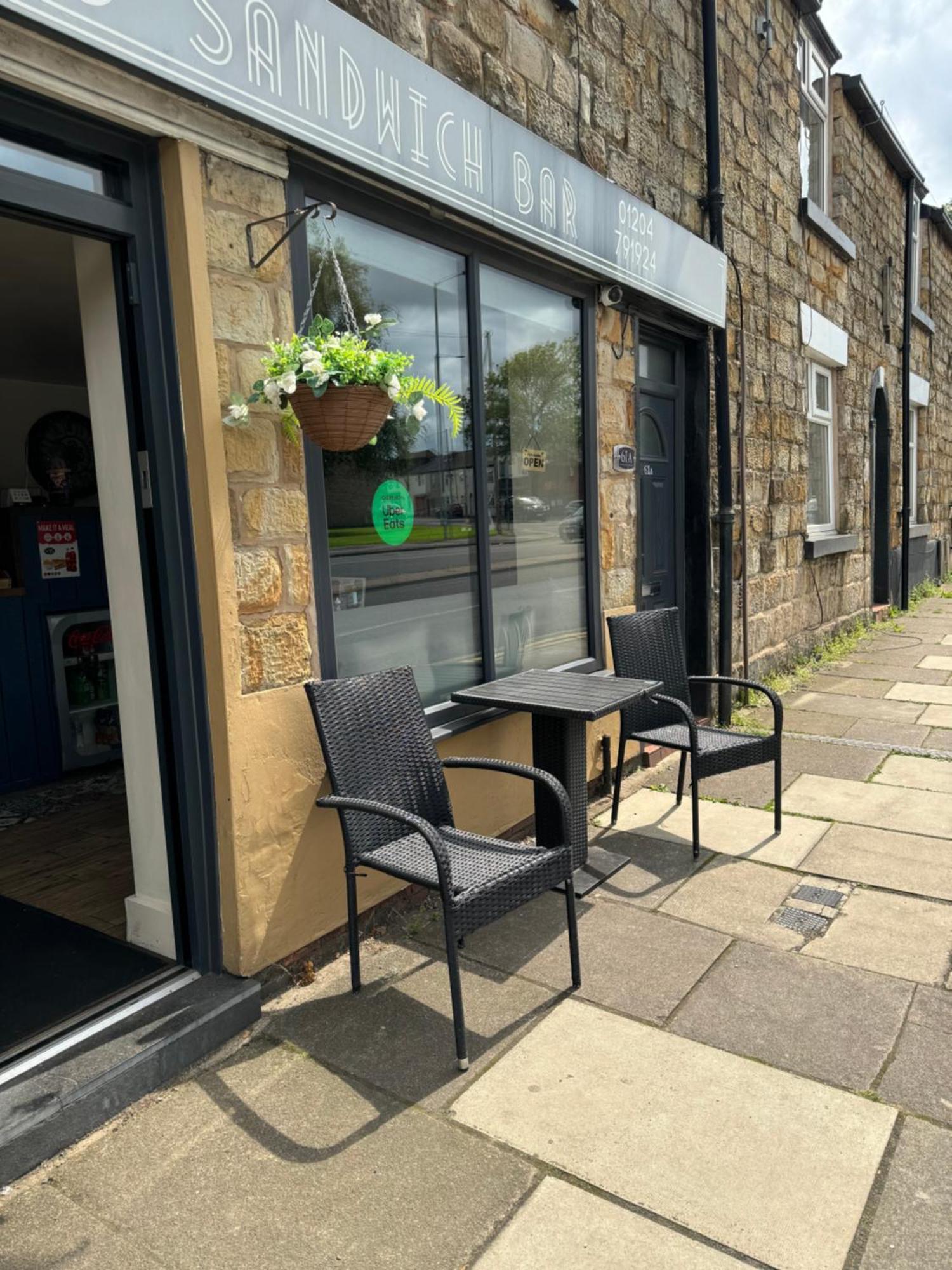 The Greens Apartment Farnworth ภายนอก รูปภาพ